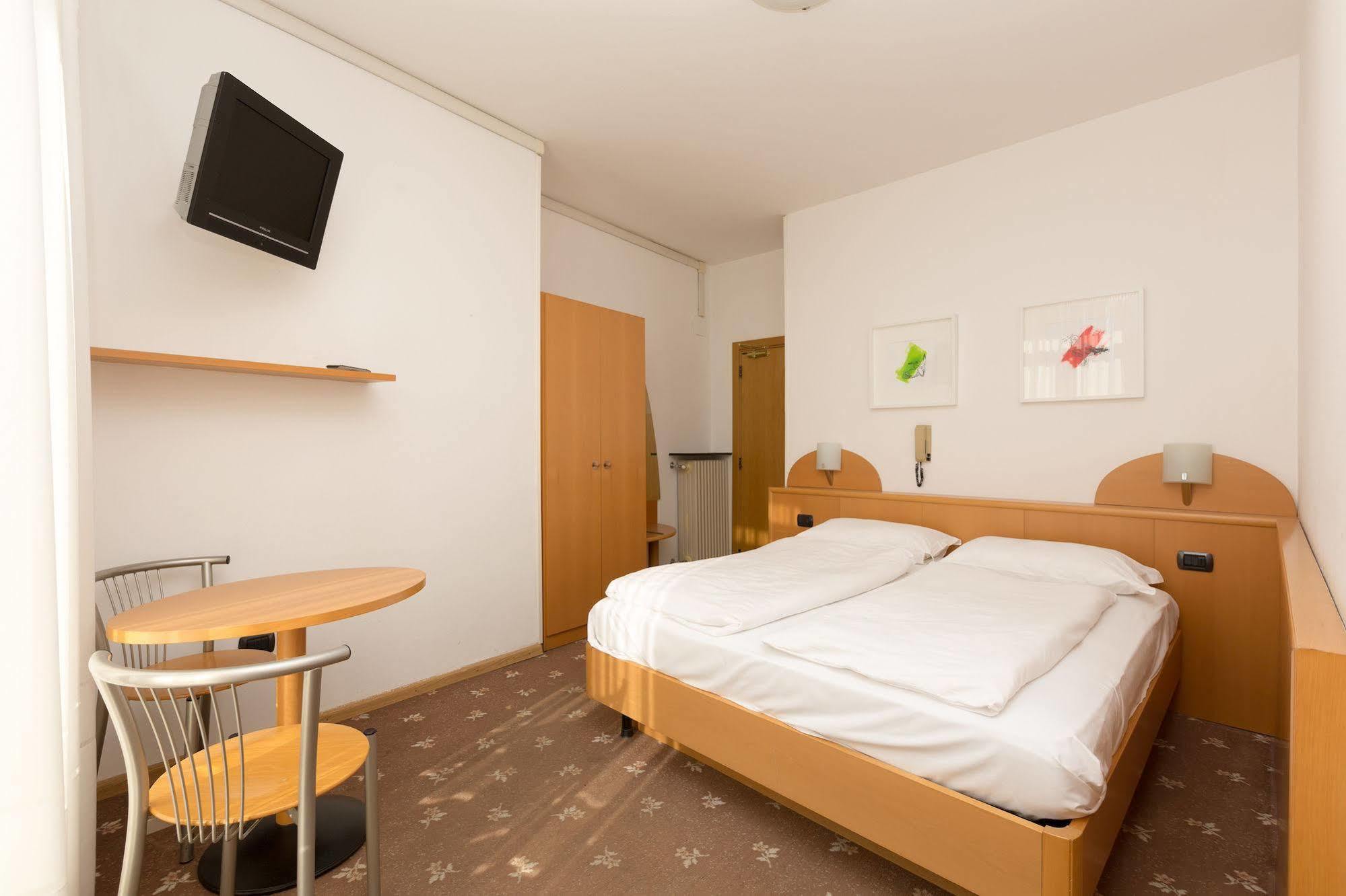 Bed and Breakfast Casa Nataly Торболе Экстерьер фото